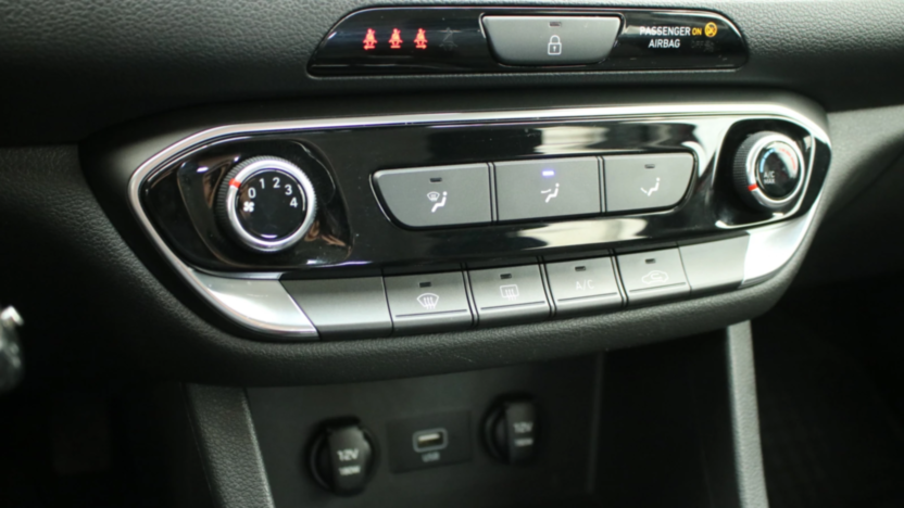 HYUNDAI i30 i30 1.5 DPI Classic +