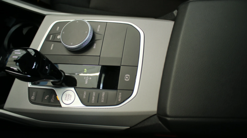 BMW Seria 3 318i Advantage aut