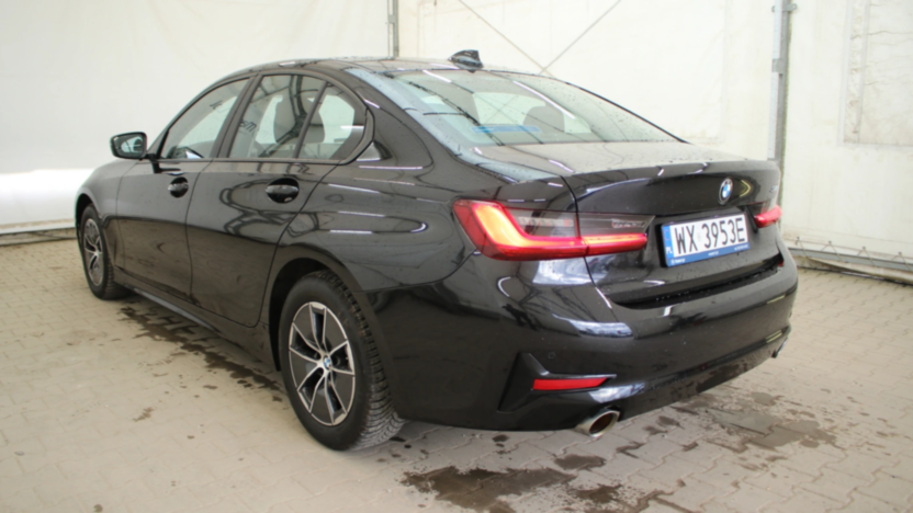 BMW Seria 3 318i Advantage aut