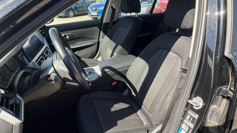 BMW Seria 3 318i Advantage aut