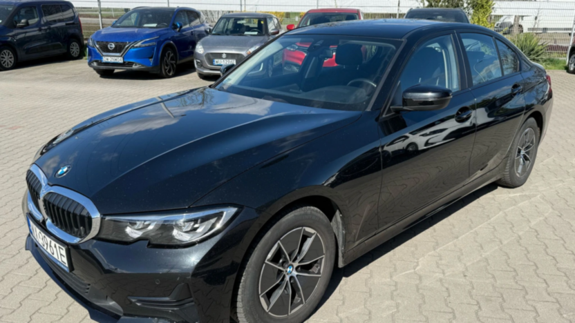 BMW Seria 3 318i Advantage aut