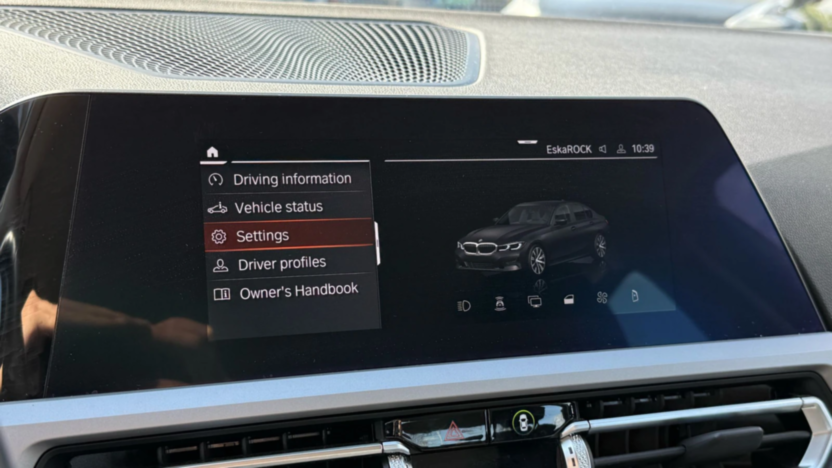 BMW Seria 3 318i Advantage aut