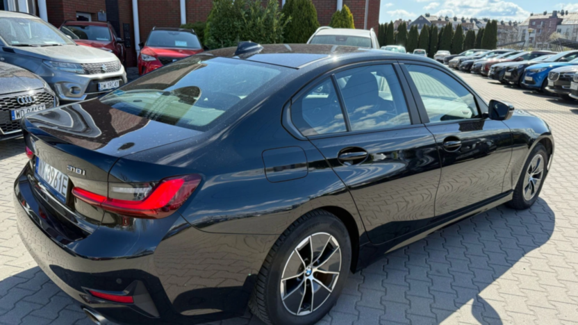BMW Seria 3 318i Advantage aut