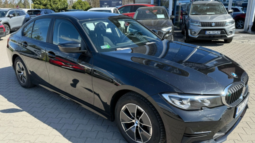 BMW Seria 3 318i Advantage aut