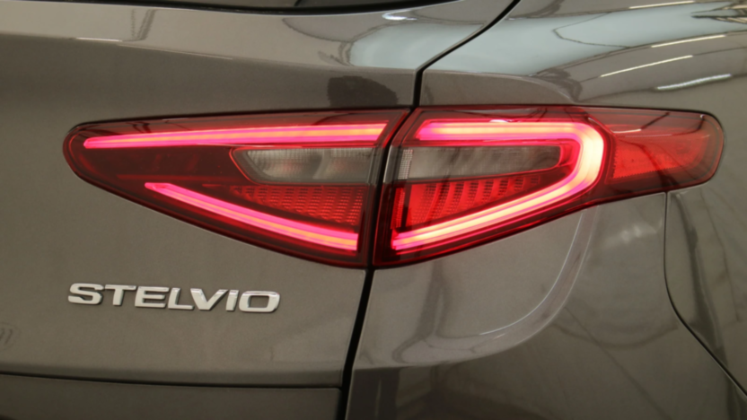 ALFA ROMEO Stelvio Stelvio 2.0 Turbo Veloce Q4 aut