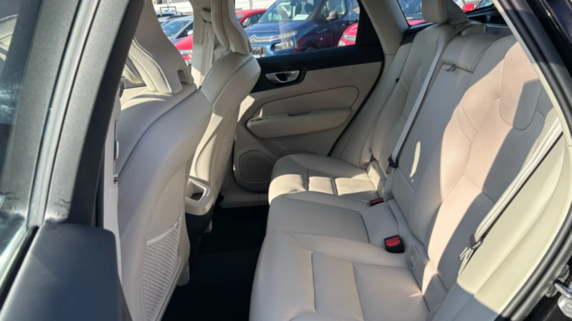 VOLVO XC60 XC60 B4 D AWD Plus Bright aut