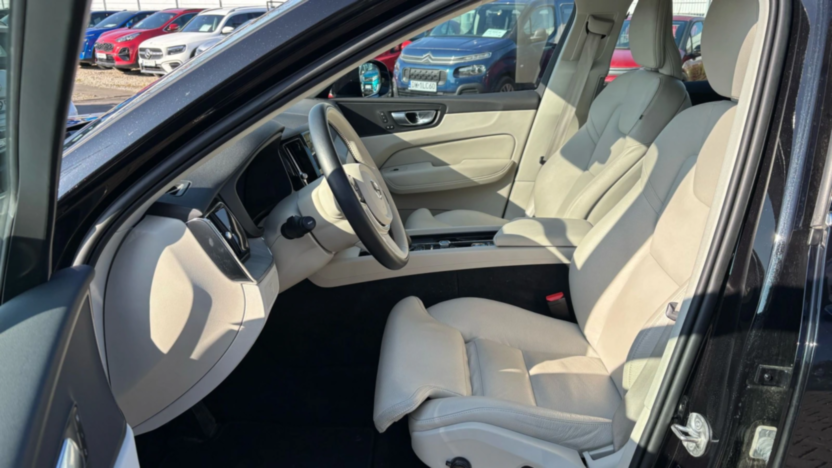 VOLVO XC60 XC60 B4 D AWD Plus Bright aut