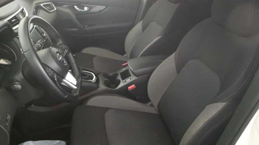 NISSAN Qashqai Qashqai 1.3 DIG-T N-Connecta DCT