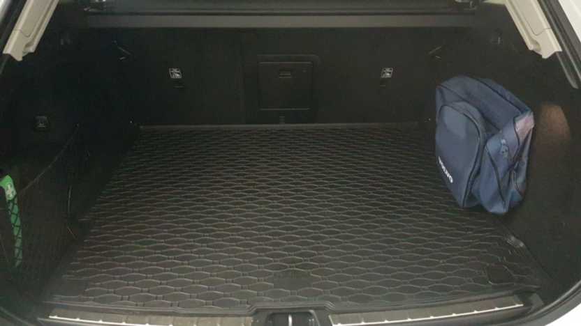 VOLVO XC60 XC60 B5 D AWD Plus Dark aut