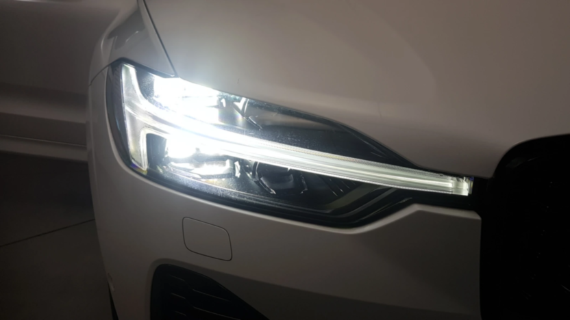 VOLVO XC60 XC60 B5 D AWD Plus Dark aut