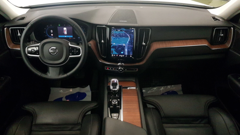 VOLVO XC60 XC60 B5 D AWD Plus Dark aut