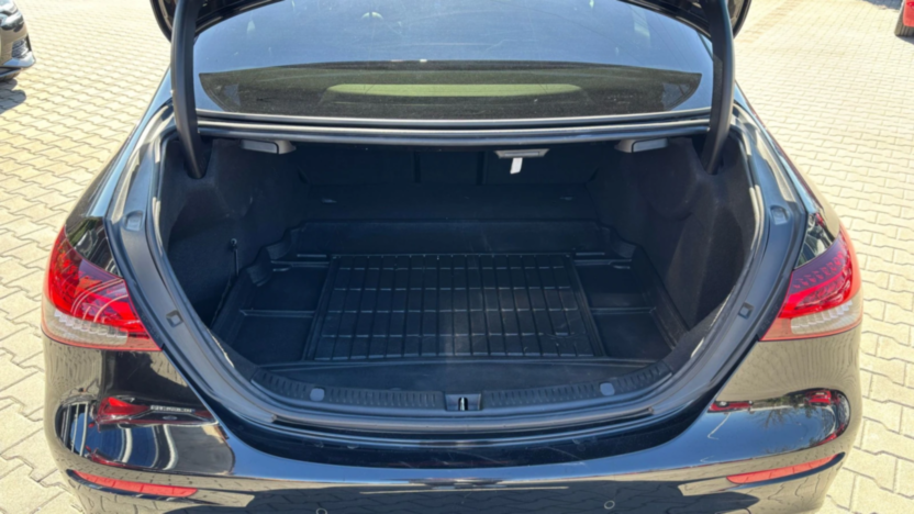 MERCEDES-BENZ E Klasa E 220 d 4-Matic AMG