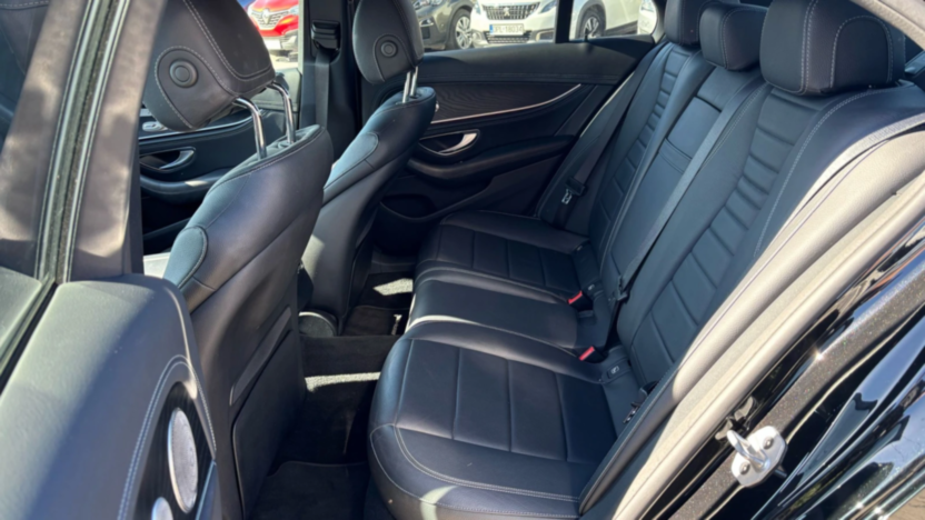 MERCEDES-BENZ E Klasa E 220 d 4-Matic AMG