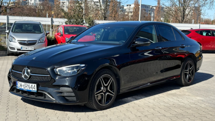 MERCEDES-BENZ E Klasa E 220 d 4-Matic AMG