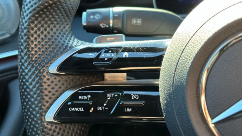 MERCEDES-BENZ E Klasa E 220 d 4-Matic AMG