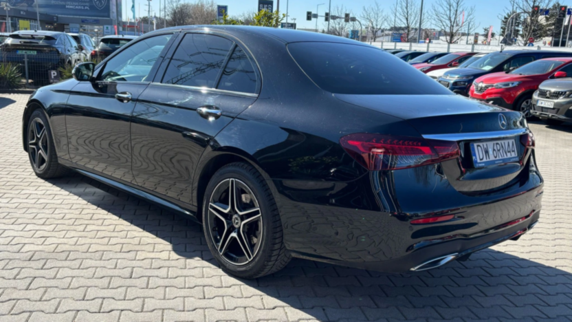 MERCEDES-BENZ E Klasa E 220 d 4-Matic AMG