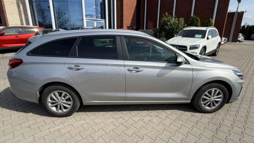 HYUNDAI i30 i30 1.5 DPI Classic +