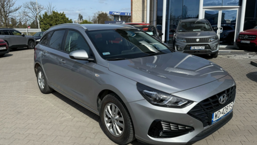 HYUNDAI i30 i30 1.5 DPI Classic +