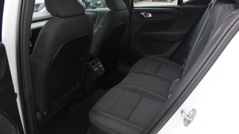 VOLVO XC40 XC40 T3 Momentum Pro aut