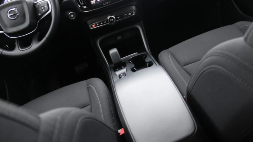 VOLVO XC40 XC40 T3 Momentum Pro aut
