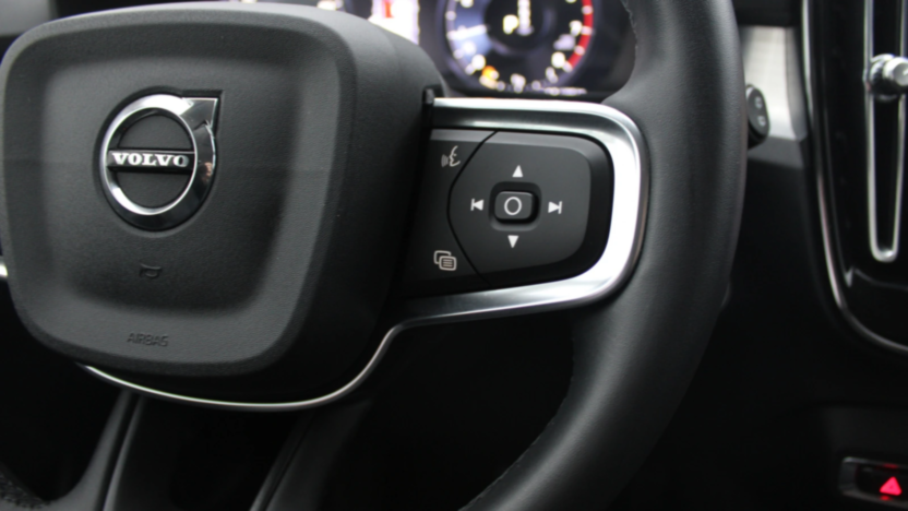 VOLVO XC40 XC40 T3 Momentum Pro aut