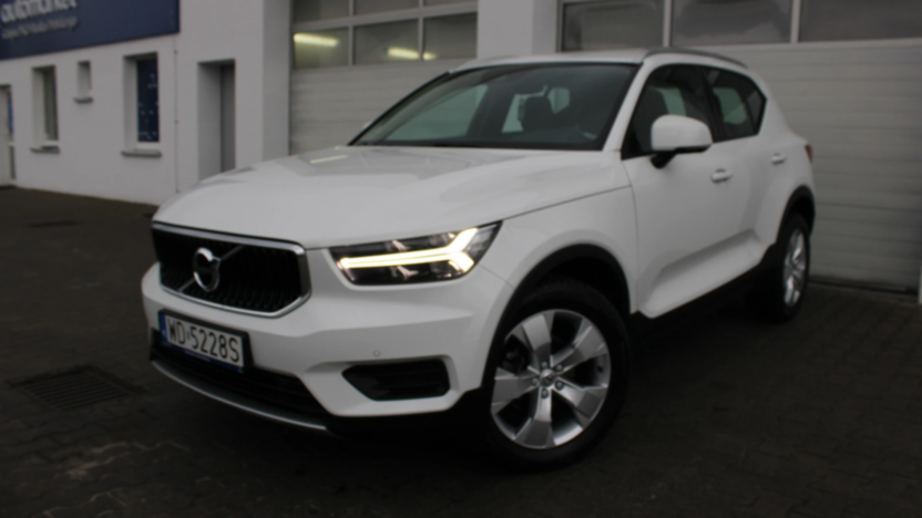 VOLVO XC40 XC40 T3 Momentum Pro aut