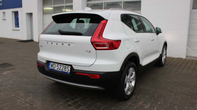 VOLVO XC40 XC40 T3 Momentum Pro aut