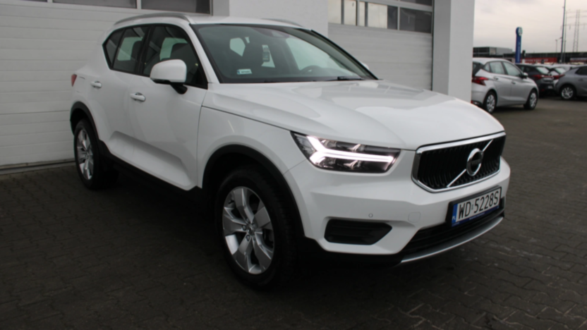 VOLVO XC40 XC40 T3 Momentum Pro aut