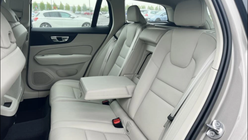 VOLVO V60 V60 B4 D Momentum Pro aut