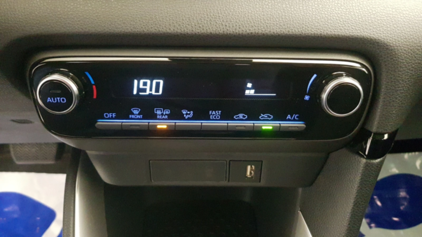 TOYOTA Yaris Yaris Hybrid 1.5 Comfort