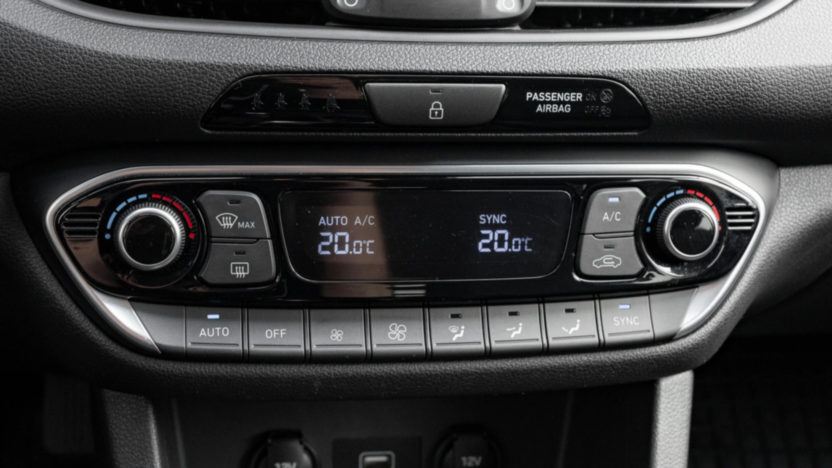HYUNDAI i30 i30 1.5 DPI Smart