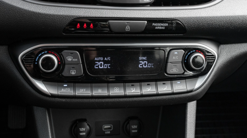 HYUNDAI i30 i30 1.5 DPI Smart