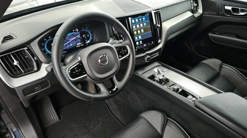 VOLVO XC60 XC60 B4 D AWD Plus Dark aut