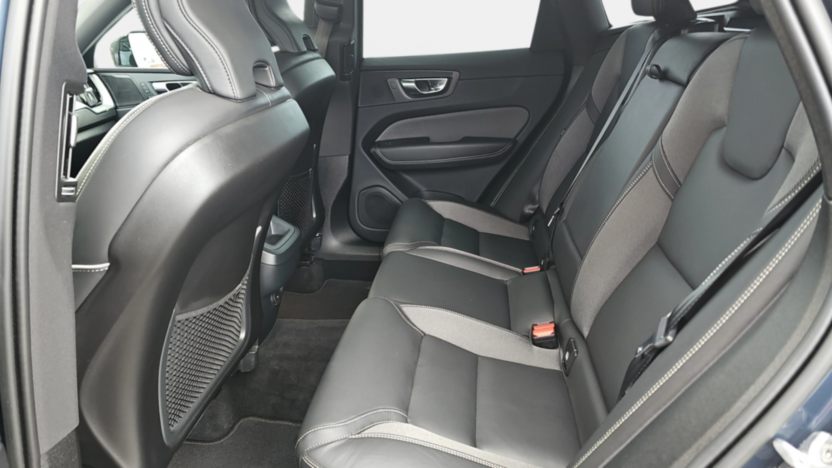 VOLVO XC60 XC60 B4 D AWD Plus Dark aut