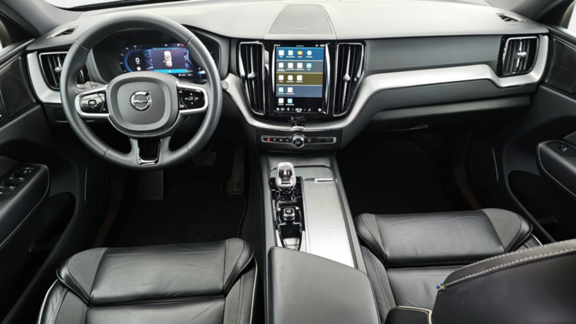 VOLVO XC60 XC60 B4 D AWD Plus Dark aut