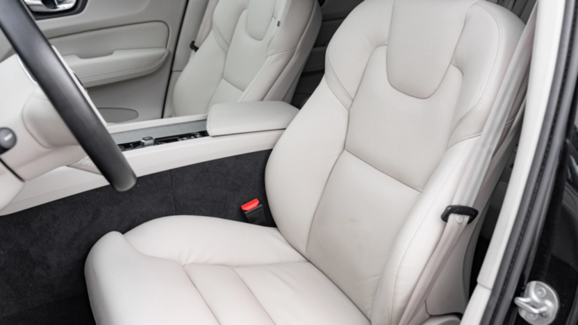 VOLVO XC60 XC60 B4 D AWD Plus Bright aut