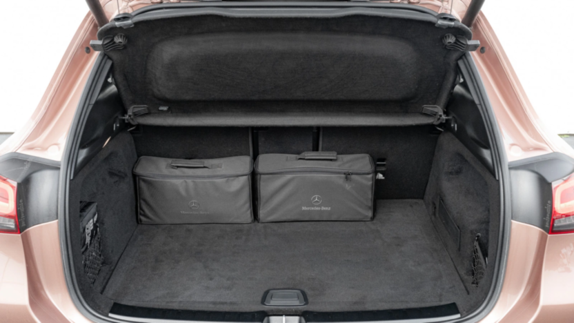 MERCEDES-BENZ EQA EQA 250 66.5kWh AMG Line