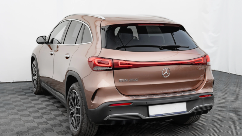 MERCEDES-BENZ EQA EQA 250 66.5kWh AMG Line