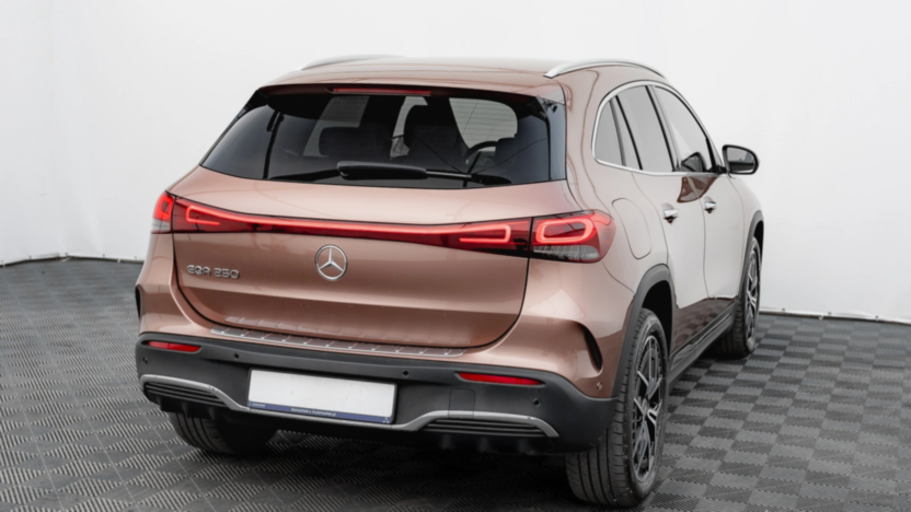 MERCEDES-BENZ EQA EQA 250 66.5kWh AMG Line
