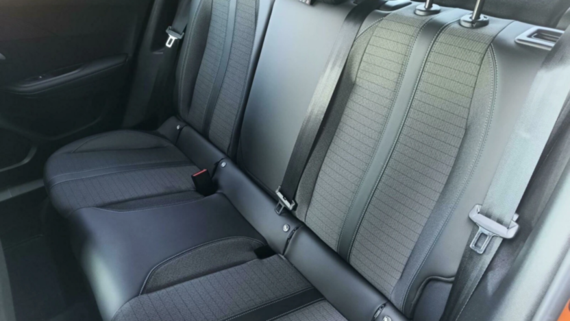 PEUGEOT 2008 2008 1.2 PureTech Allure S&S EAT8