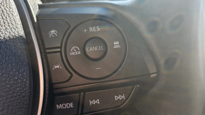 TOYOTA Corolla Cross Corolla Cross 2.0 Hybrid Executive