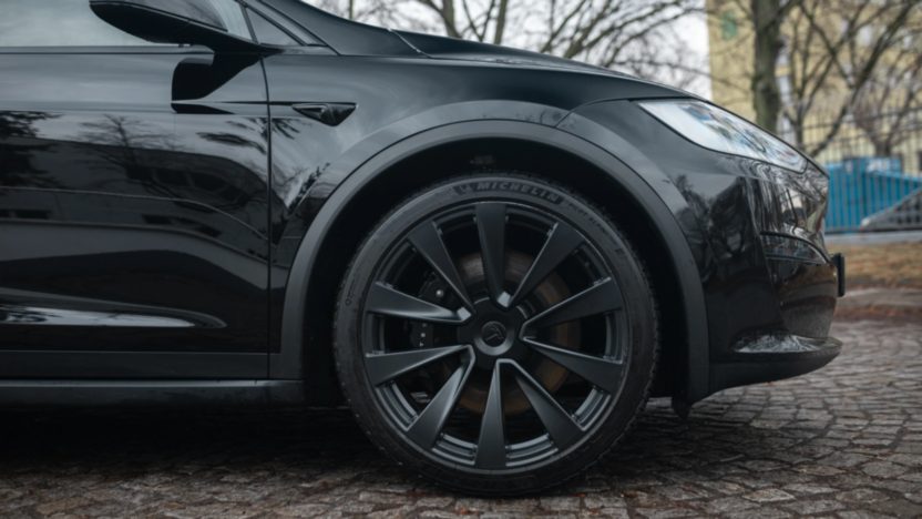 TESLA Model X X Plaid