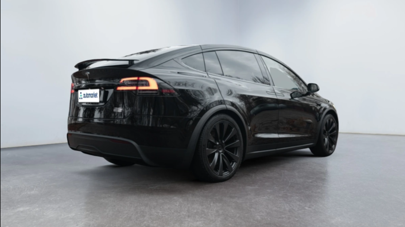 TESLA Model X X Plaid