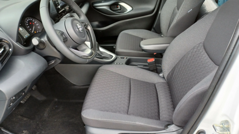 TOYOTA Yaris Yaris Hybrid 1.5 Comfort Nowy