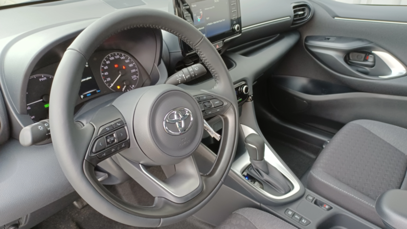 TOYOTA Yaris Yaris Hybrid 1.5 Comfort Nowy