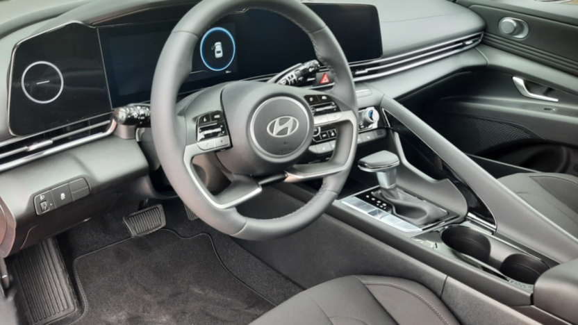 HYUNDAI Elantra Elantra 1.6 Smart CVT
