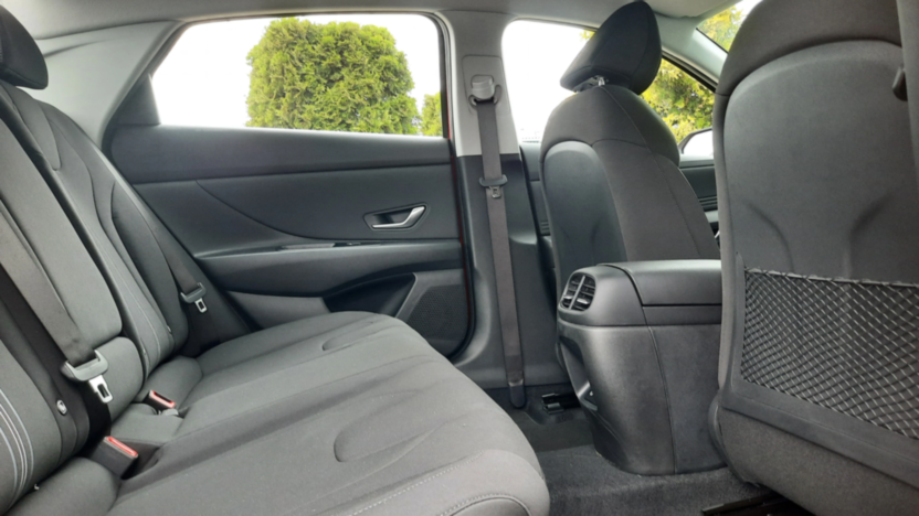 HYUNDAI Elantra Elantra 1.6 Smart CVT
