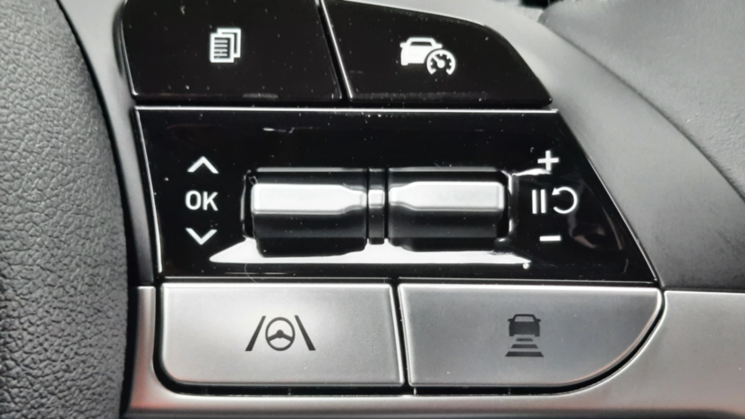 HYUNDAI Elantra Elantra 1.6 Smart CVT