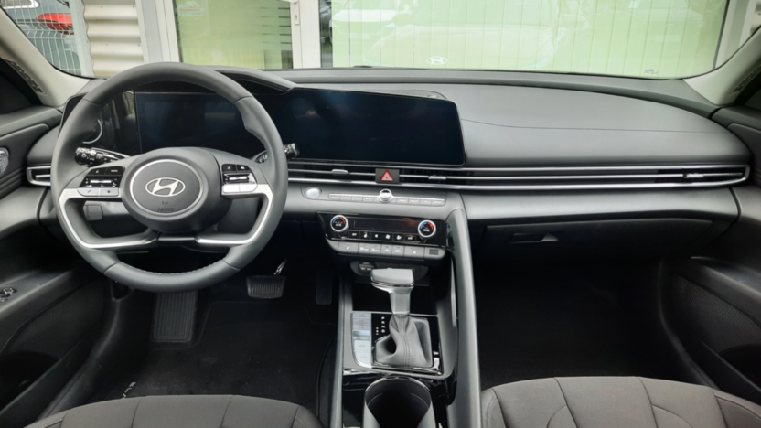 HYUNDAI Elantra Elantra 1.6 Smart CVT
