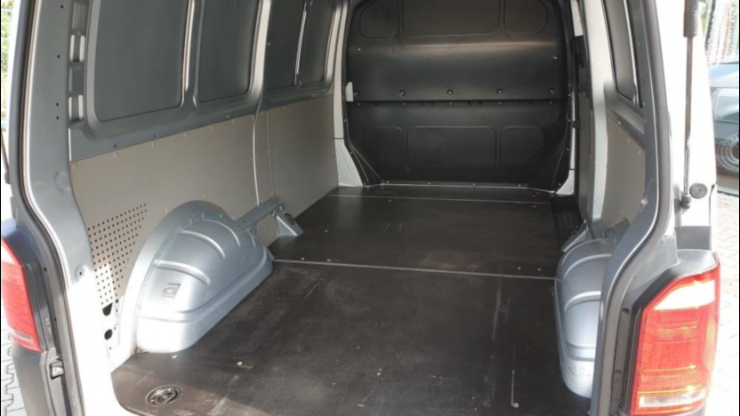 VOLKSWAGEN Transporter Transporter T6 TDI L2H1
